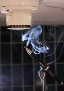 Røgdetektortest pen holder